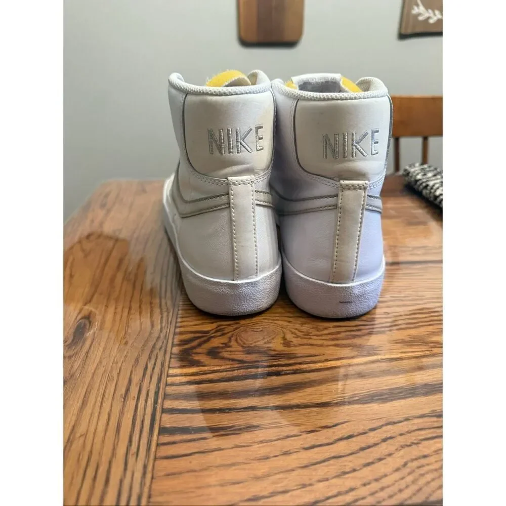 Nike White High Top Blazer Mid 77 Vintage Airbrush Swoosh Trainer Shoes Size 9